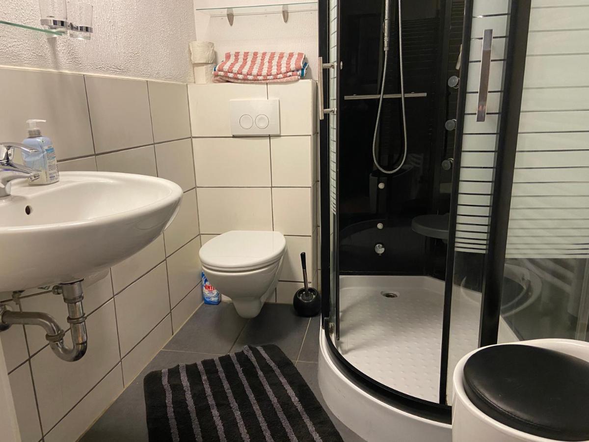 Monteur &,geschaeftsreisen *